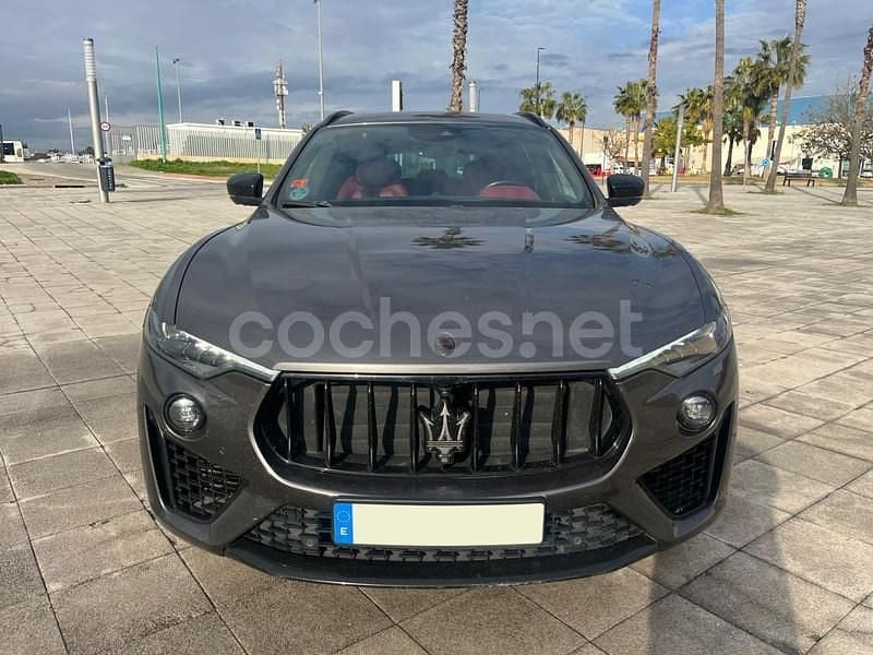 Usado Maserati Levante 350 CV (257 kW) 2019 Gris / plata SUV