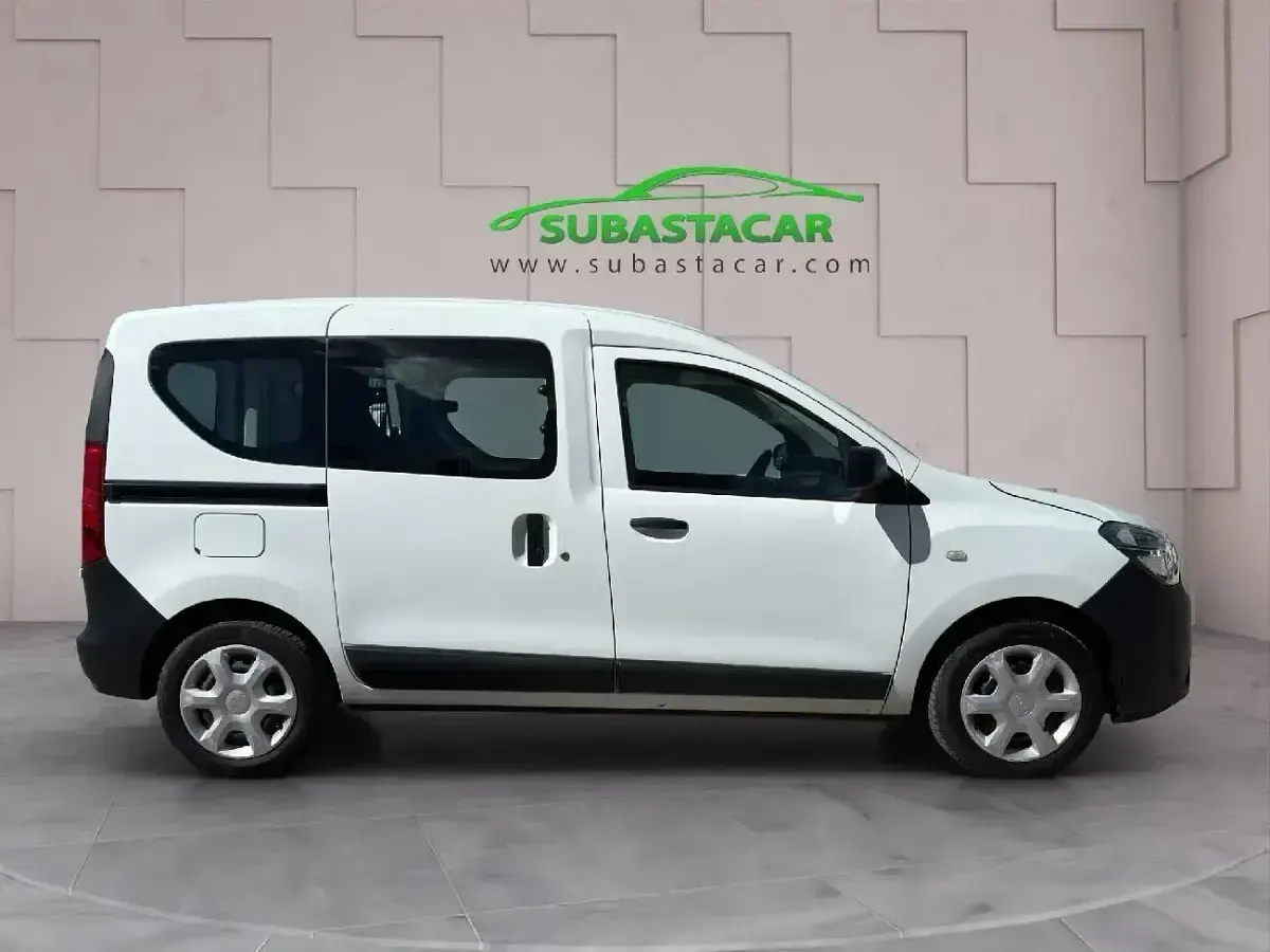 Usado Dacia Dokker Essentiel 110 CV (80 kW) 2020 Blanco Monovolumen