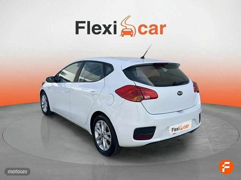 Usado Kia Ceed 100 CV (73 kW) 2016 Blanco Utilitario