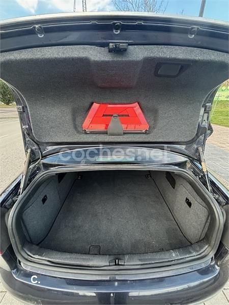 Usado Audi A6 150 CV (110 kW) 2000 Azul Berlina