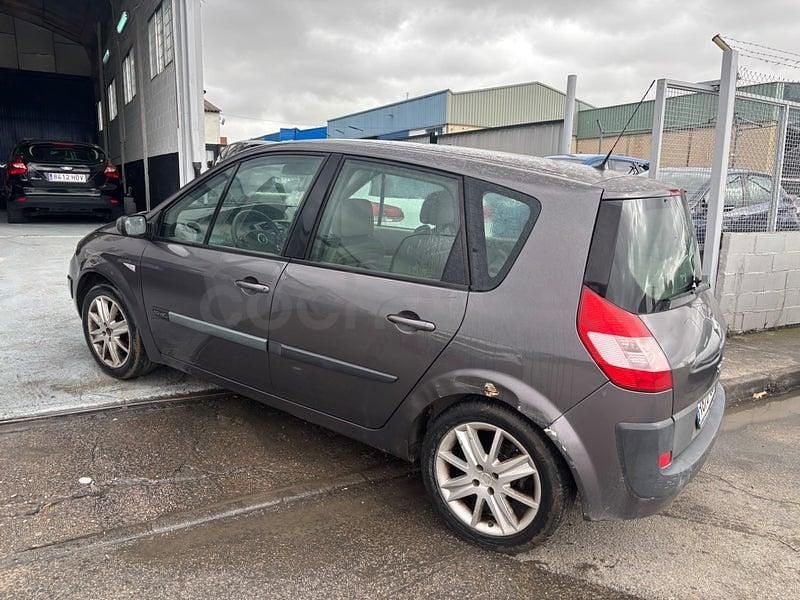 Usado Renault Scénic II Dynamique 120 CV (88 kW) 2004 Gris / plata Monovolumen