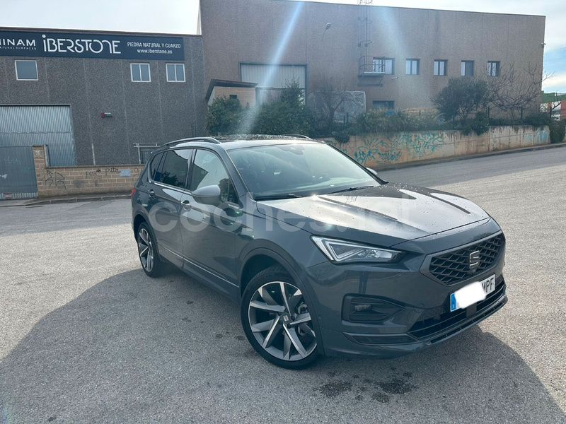 Gris / plata Usado 2024 Seat Tarraco FR SUV | 38.990 € (Caro) - Imagen 1/4