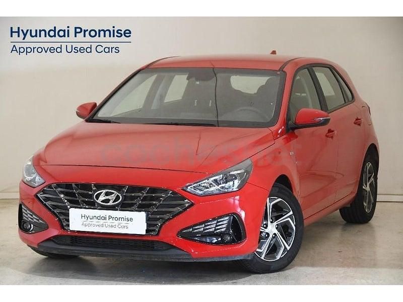 Usado Hyundai i30 120 CV (88 kW) 2024 Rojo Berlina