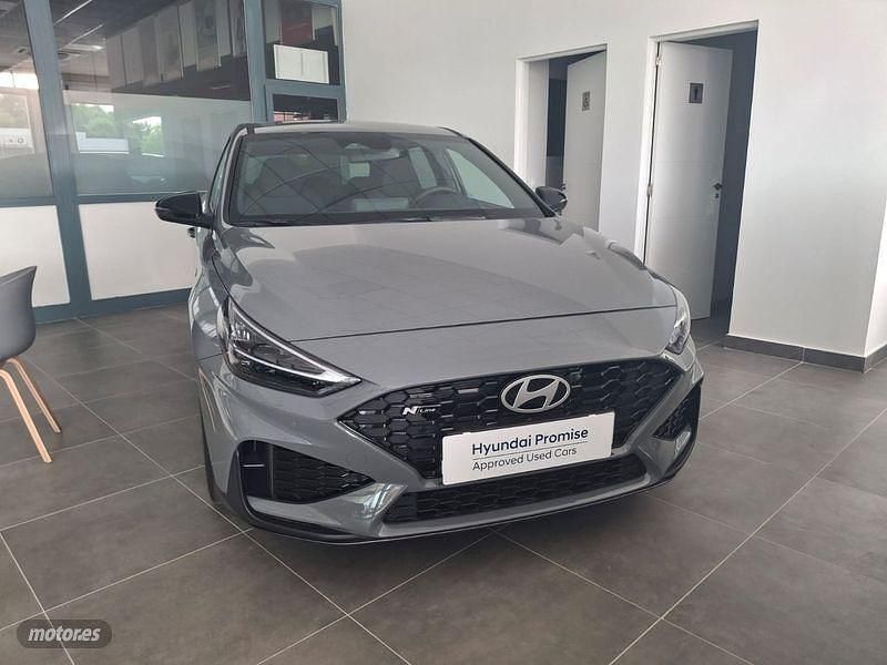 Gris Usado 2024 Hyundai i30 N Line Berlina | 25.500 € (Caro) - Imagen 1/4