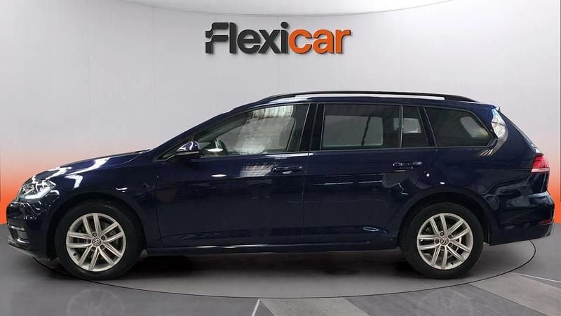 Usado VW Golf VII Business 115 CV (84 kW) 2020 Azul Familiar