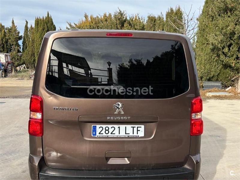 Usado Peugeot Traveller Business-Line 120 CV (88 kW) 2021 Marrón Monovolumen
