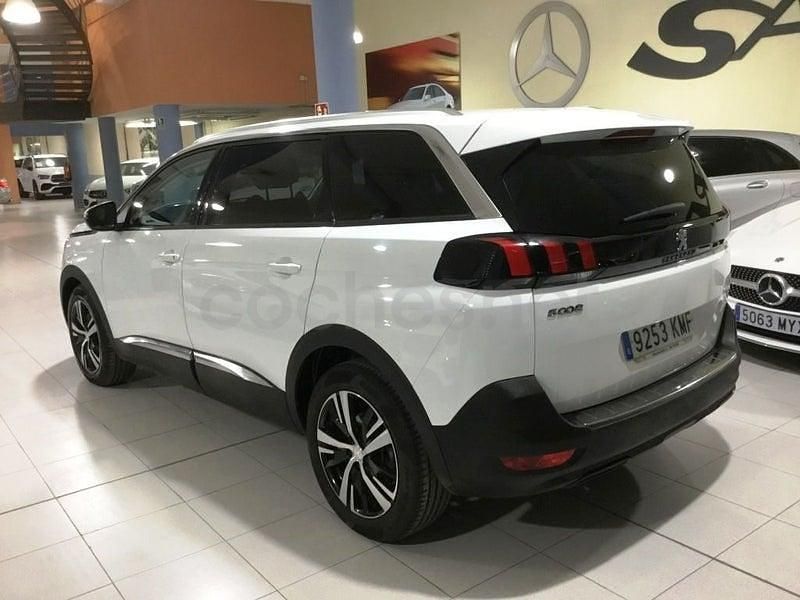 Usado Peugeot 5008 Allure 130 CV (95 kW) 2018 Blanco SUV