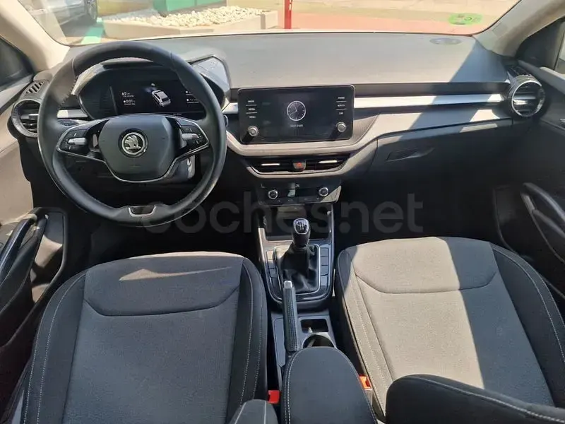 Usado Skoda Kamiq Ambition 95 CV (69 kW) 2023 Blanco SUV