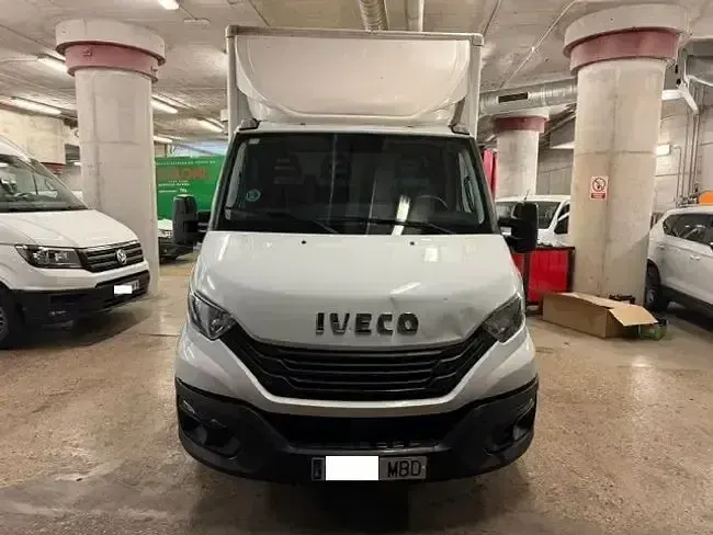 Usado Iveco Daily 160 CV (117 kW) 2022 Blanco Berlina