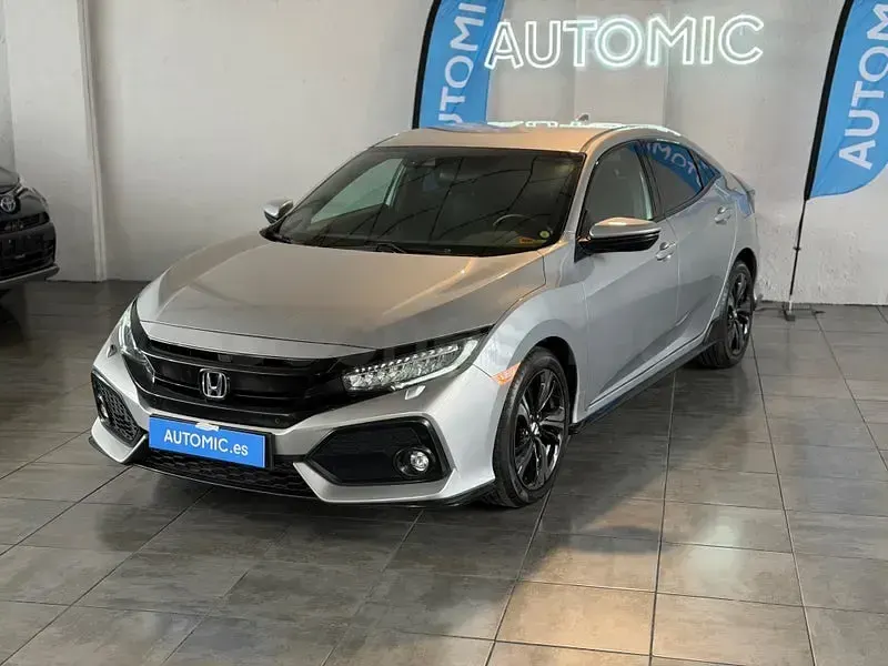 Usado Honda Civic Executive 182 CV (133 kW) 2021 Gris / plata Berlina