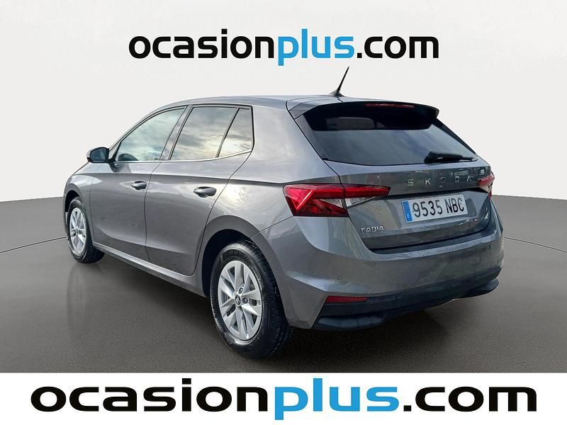 Usado Skoda Fabia Selection 115 CV (84 kW) 2025 Gris / plata Berlina