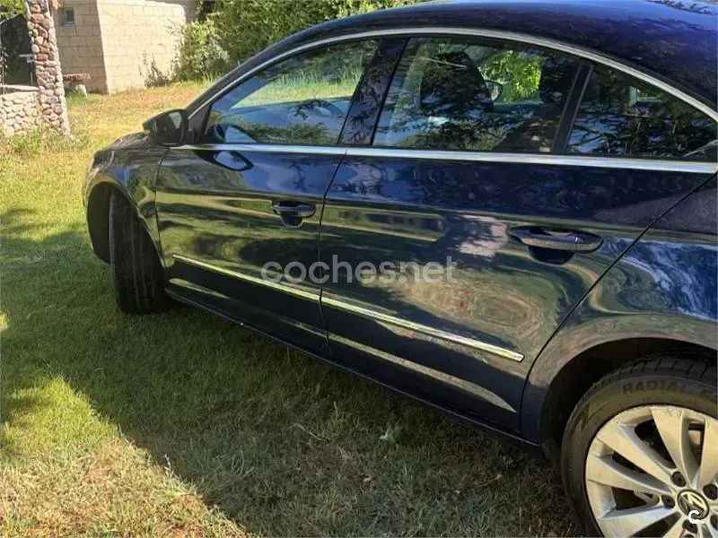 Usado VW Passat 140 CV (102 kW) 2010 Azul Berlina