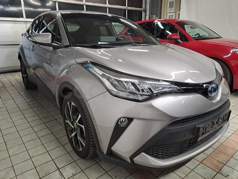 Usado Toyota C-HR Advance 184 CV (135 kW) 2022 Gris / plata SUV