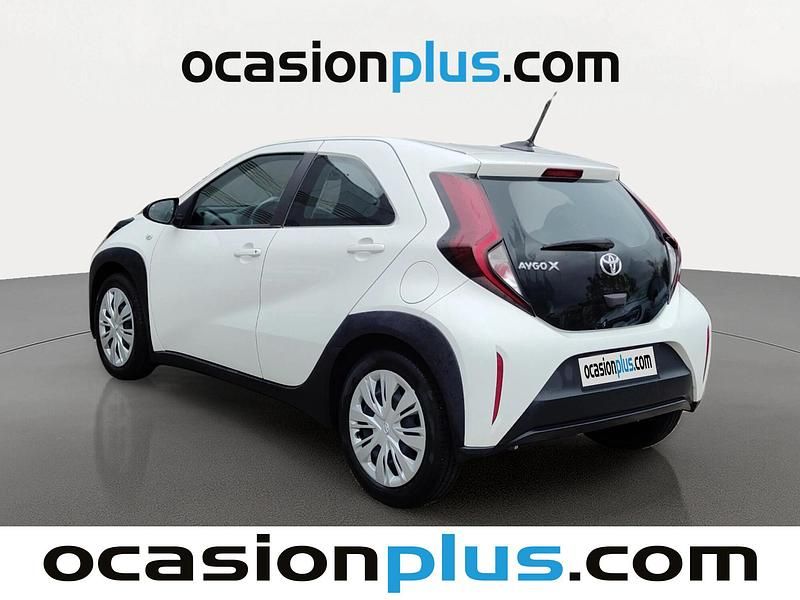 Usado Toyota Aygo X Play 72 CV (52 kW) 2023 Blanco SUV