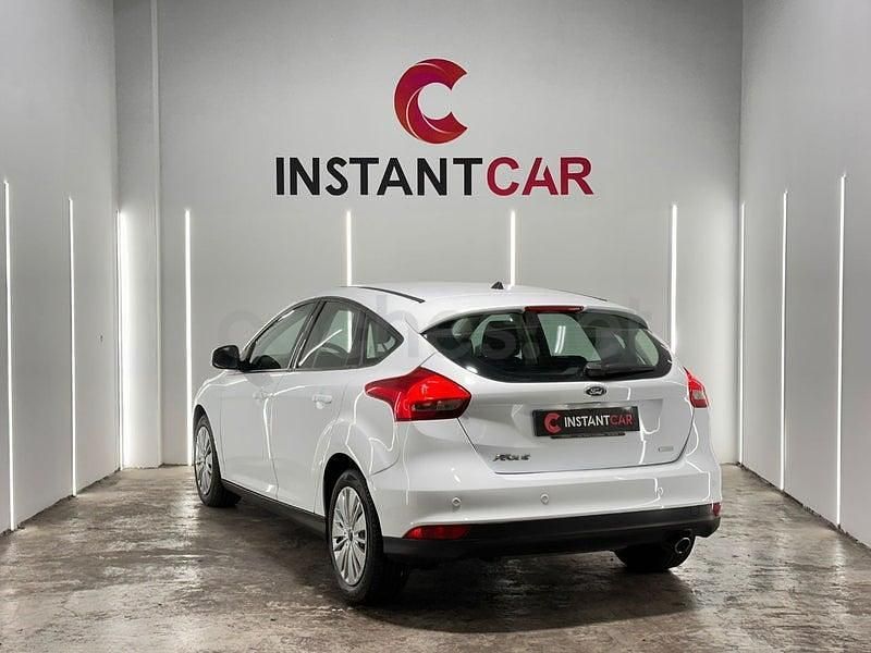 Usado Ford Focus Trend 95 CV (69 kW) 2018 Blanco Berlina