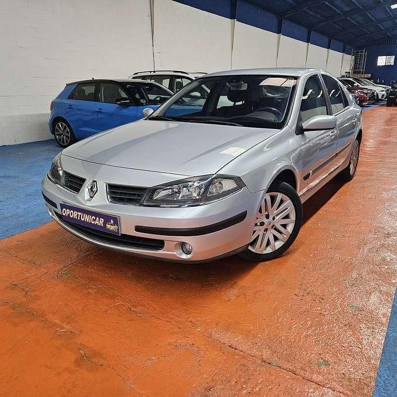 Gris Usado 2006 Renault Laguna II Dynamique Berlina | 4900 € (Precio justo) - Imagen 1/4