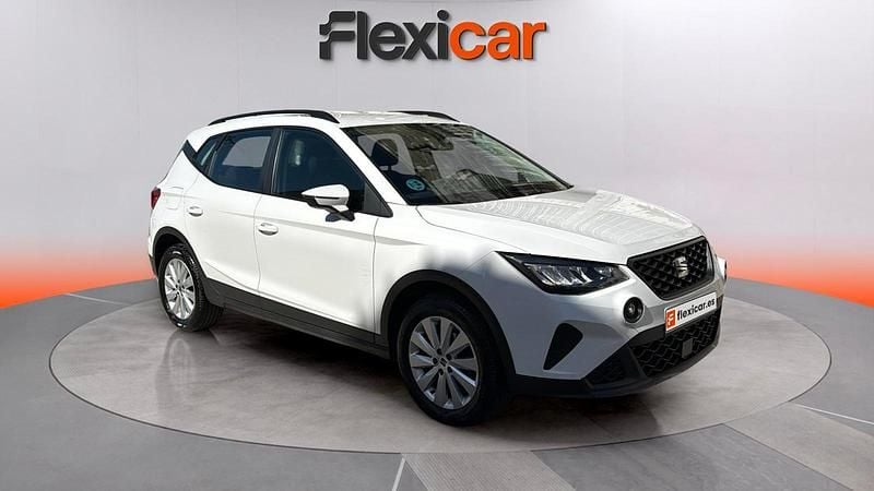 Usado Seat Arona Reference 95 CV (69 kW) 2022 Blanco SUV