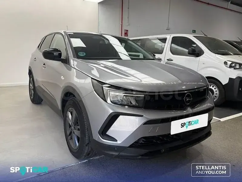 Usado Opel Grandland X Business Edition 130 CV (95 kW) 2022 Gris / plata SUV