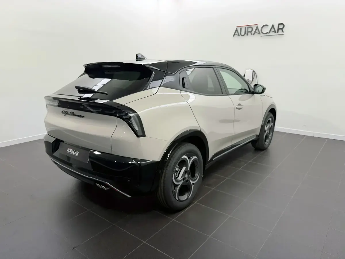Nuevo Alfa Romeo Junior Edizione Speciale 145 CV (106 kW) 2026 SUV
