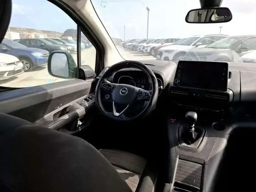 Usado Opel Combo 110 CV (80 kW) 2019 Gris Monovolumen