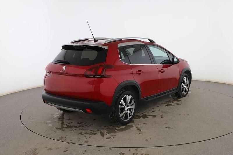 Usado Peugeot 2008 Allure 100 CV (73 kW) 2016 Rojo SUV