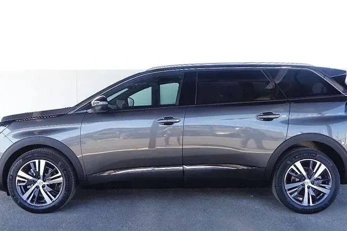 Usado Peugeot 5008 Allure 130 CV (95 kW) 2024 SUV