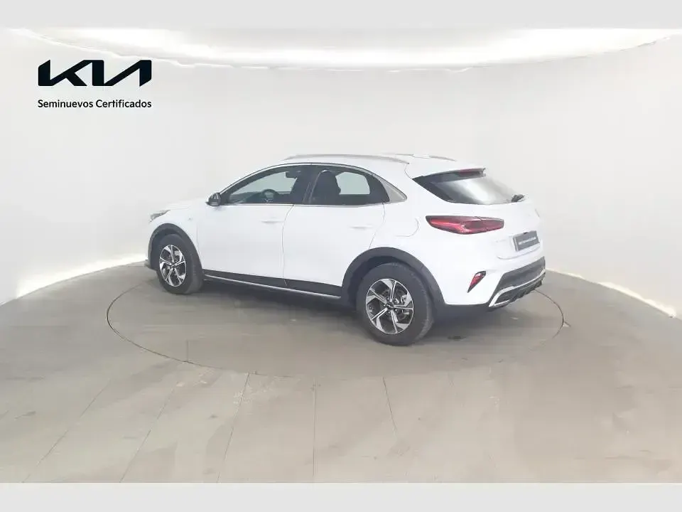 Usado Kia XCeed 100 CV (73 kW) 2025 Blanco SUV