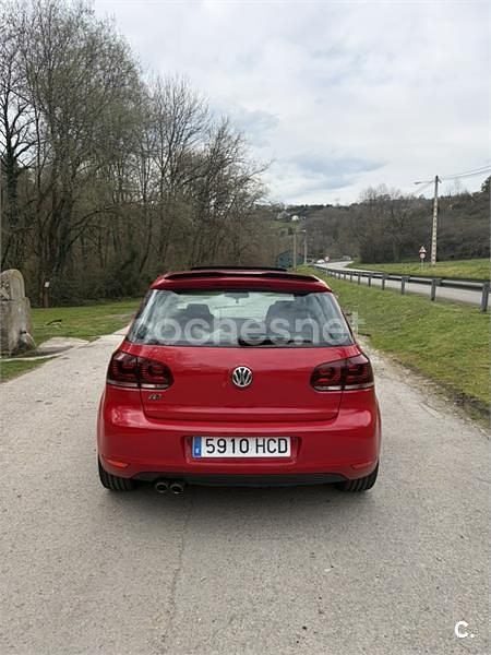 Usado VW Golf VII Sport 140 CV (102 kW) 2012 Rojo Berlina