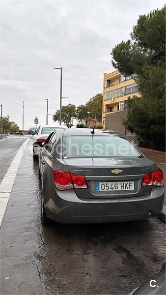 Usado Chevrolet Cruze LT 163 CV (119 kW) 2012 Gris / plata Berlina