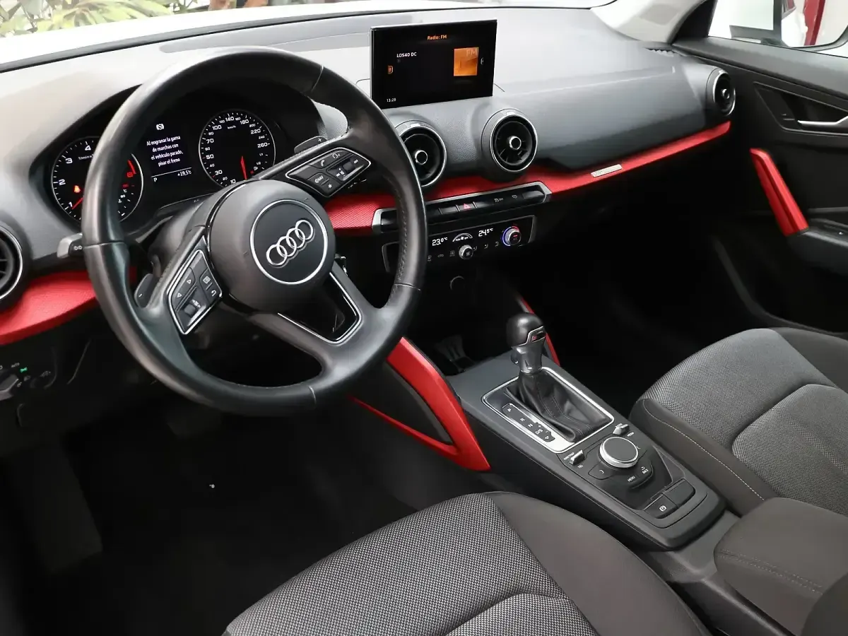 Usado Audi Q2 Design 116 CV (85 kW) 2020 Blanco SUV