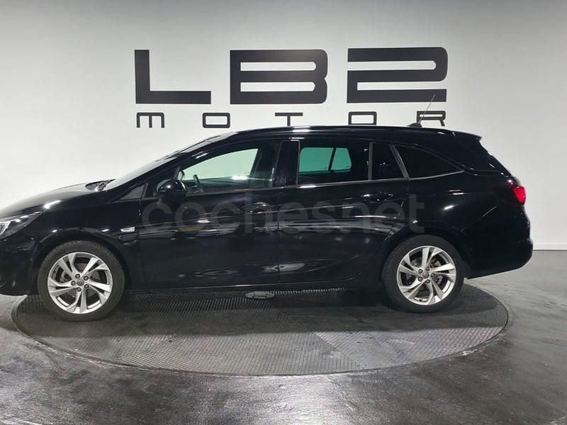 Usado Opel Astra Business Elegance 145 CV (106 kW) 2021 Negro Familiar