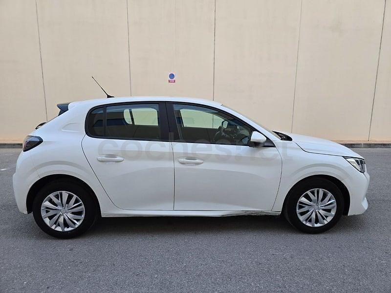 Usado Peugeot 208 Active 100 CV (73 kW) 2022 Blanco Utilitario