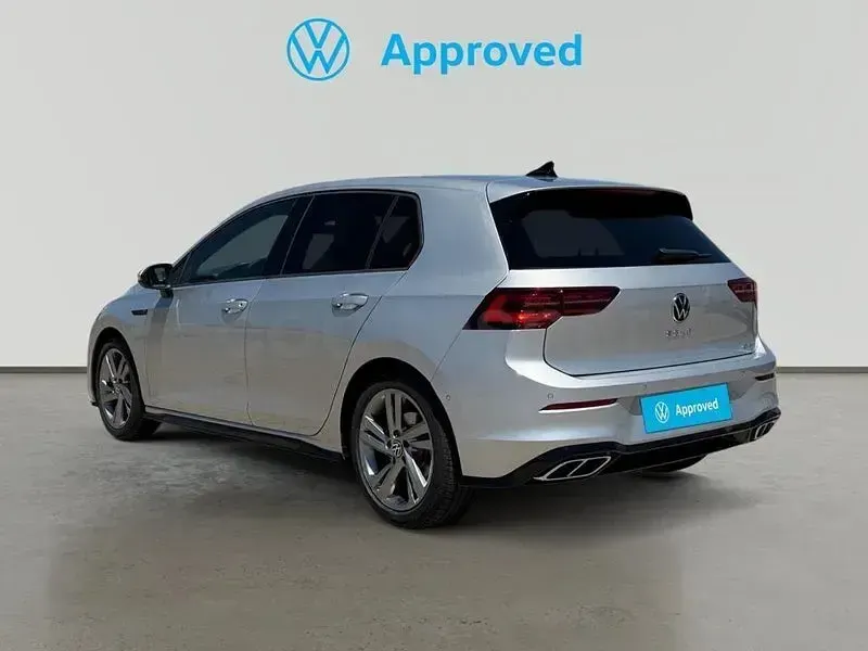 Usado VW Golf VIII R-line 150 CV (110 kW) 2020 Gris / plata Berlina