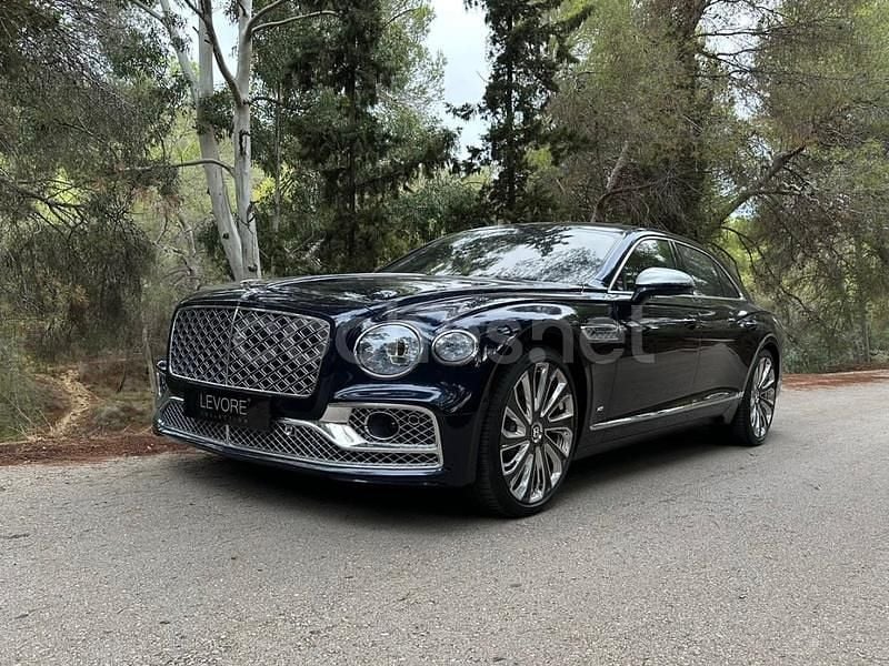 Usado Bentley Flying Spur Mulliner 550 CV (404 kW) 2023 Azul Berlina