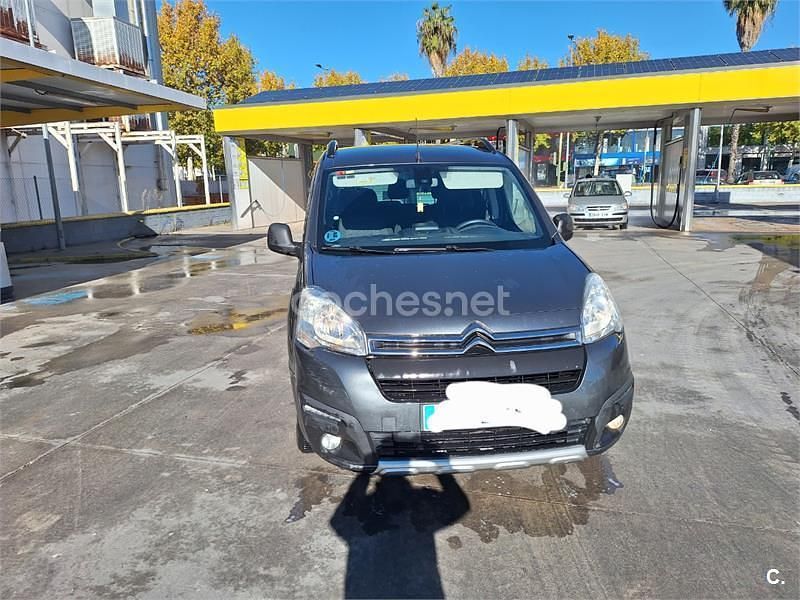 Usado Citroën Berlingo Shine 100 CV (73 kW) 2018 Gris / plata Monovolumen