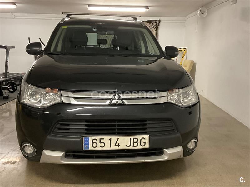 Usado Mitsubishi Outlander Motion 150 CV (110 kW) 2014 Negro SUV