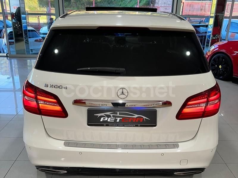 Usado Mercedes B200 AMG line 136 CV (100 kW) 2016 Blanco Monovolumen