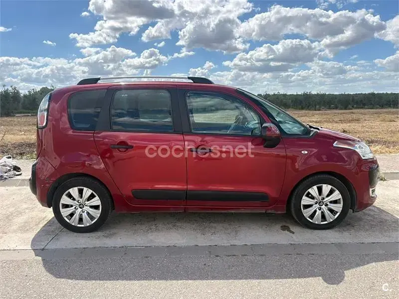 Usado Citroën C3 Picasso 92 CV (67 kW) 2011 Rojo Monovolumen