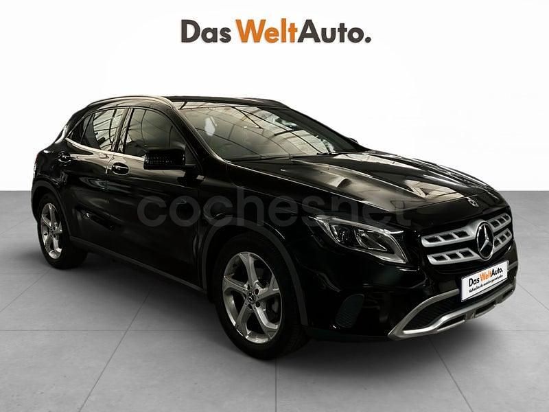 Usado Mercedes GLA180 122 CV (89 kW) 2018 Negro SUV