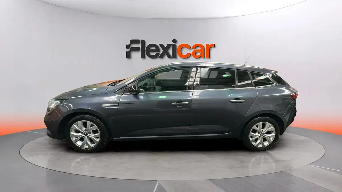 Usado Renault Mégane GrandTour Business 140 CV (102 kW) 2018 Gris Familiar