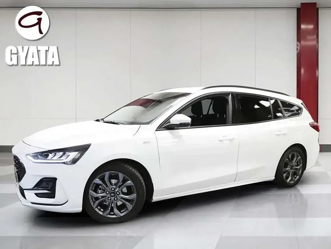 Usado Ford Focus ST-Line 155 CV (114 kW) 2022 Blanco Familiar