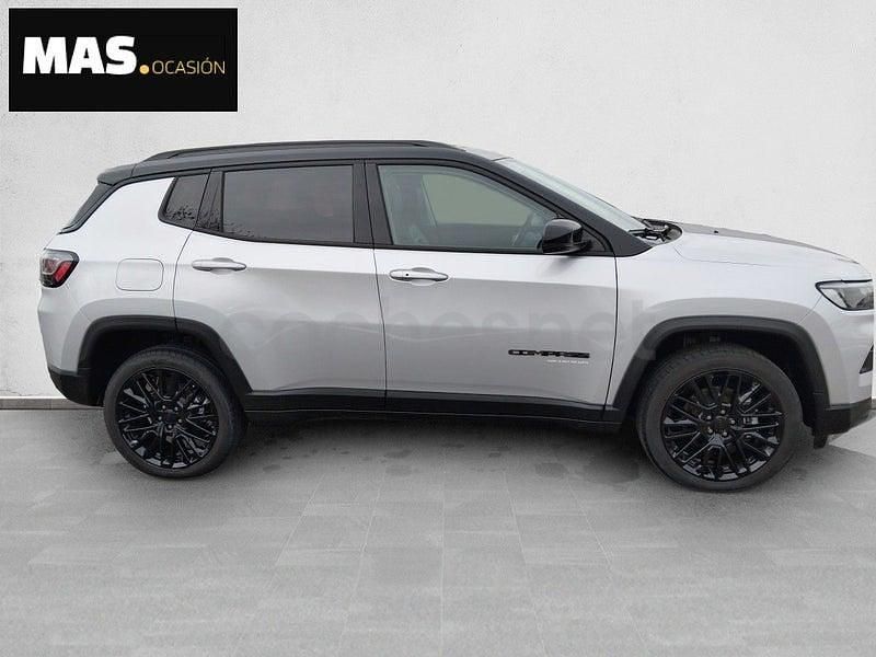 Usado Jeep Compass 130 CV (95 kW) 2022 Gris / plata SUV