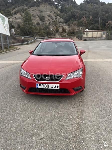 Usado Seat Leon CONNECT 110 CV (80 kW) 2015 Rojo Berlina