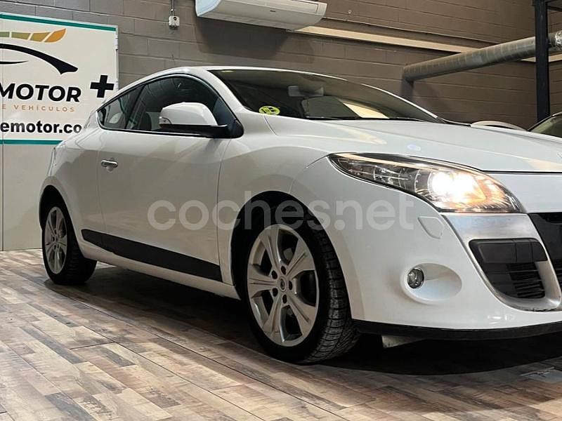 Blanco Usado 2010 Renault Mégane III Privilege Berlina | 7999 € (Precio justo) - Imagen 1/4