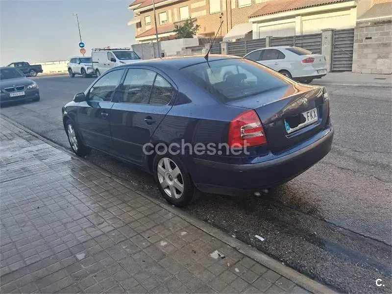 Usado Skoda Octavia 105 CV (77 kW) 2007 Azul Berlina