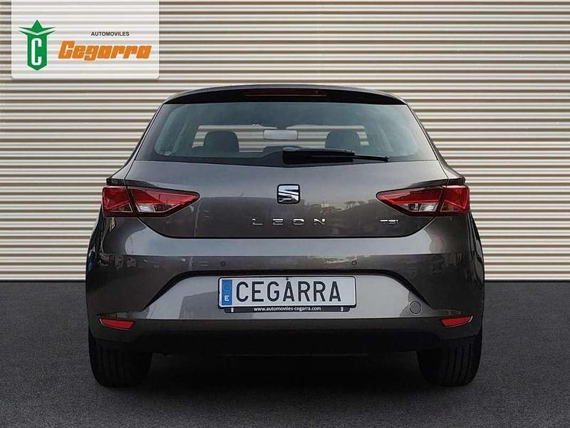 Usado Seat Leon ST Style 150 CV (110 kW) 2015 Gris Familiar