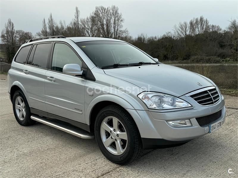 Usado Ssangyong (KGM) Kyron 141 CV (103 kW) 2010 Gris / plata SUV