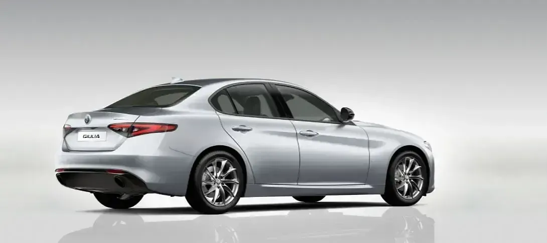 Usado Alfa Romeo Giulia Sprint Sprint 160 CV (117 kW) 2023 Gris Coupe