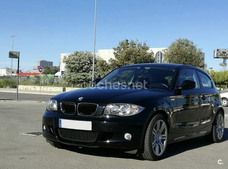 Negro Usado 2011 BMW 118 Utilitario | 5800 € (Buen precio) - Imagen 1/4