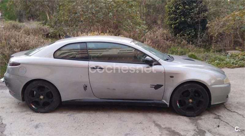 Gris / plata Usado 2006 Alfa Romeo GT Coupe | 3000 € (Precio justo) - Imagen 1/3